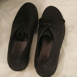 Leather shoes by hushpuppies